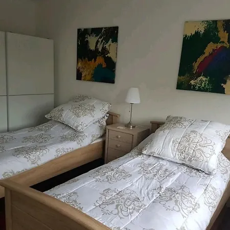 Apartment Nette,kleine In Gute Lage *